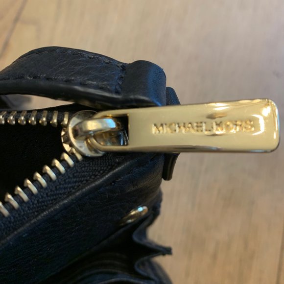 Michael Kors Fulton Small Saffiano Leather Crossbo - Picture 4 of 5